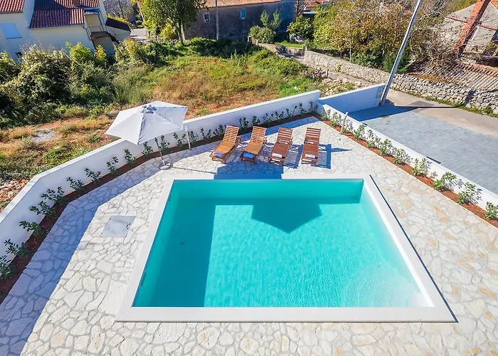 House Isabella Villa *