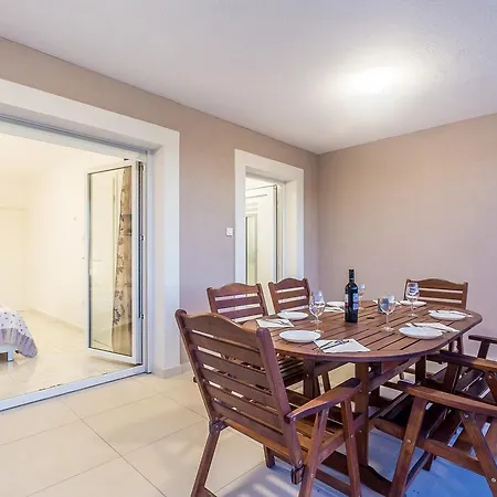 Villa Holiday House Isabella Linardici