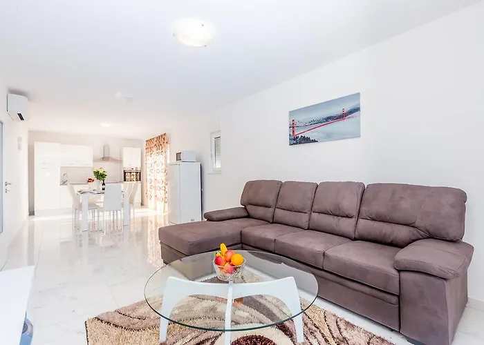Villa Holiday House Isabella *
