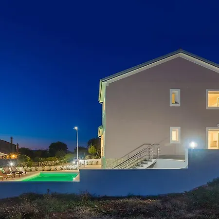 House Isabella Linardići